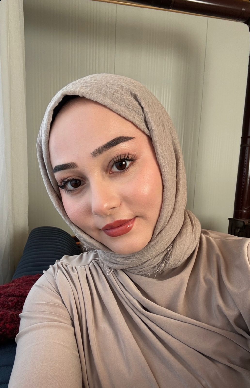 Sincan Başarıya Odaklanmış Kadın Escort Beyaz